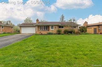 3928 Embarcadero St, Waterford, MI 48329