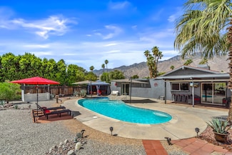 526 N Sunset Way, Palm Springs, CA 92262