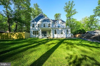 5604 Clermont Dr, Alexandria, VA 22310