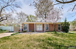 1040 Cheyenne Dr, Florissant, MO 63033