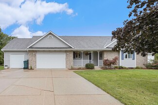 7701 Park Ridge Dr SW, Jenison, MI 49428