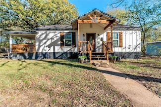 136 33rd St NW, Paris, TX 75460