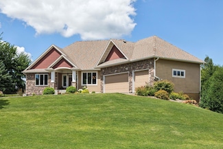 18922 Edgewood Ln, Prior Lake, MN 55372