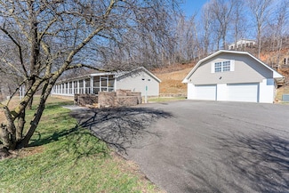 4122 Fairview Rd, Andrews, NC 28901
