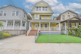168 Beach 91st St, Rockaway Beach, NY 11693