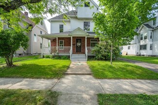 13 Washington Ave, Holyoke, MA 01040