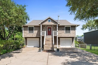 211 4th St, San Leon, TX 77539