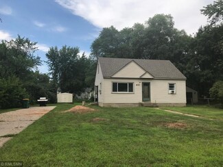 631 Ballantyne Ln NE, Minneapolis, MN 55432