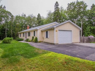 177 Crest Ave, Boothbay Harbor, ME 04538