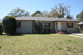 6644 Maple St, Milton, FL 32570