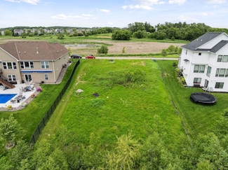 9269 Maas Dr, Minnetrista, MN 55375