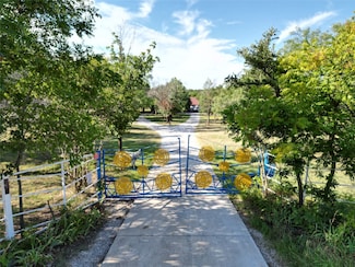 1718 E Jeter Rd, Bartonville, TX 76226
