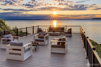 8001 Talbot Rd, Edmonds, WA 98026