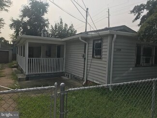 1239 Dupont St, Camden, NJ 08105