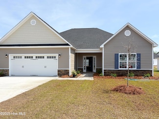 606 Carmel Dr, Sneads Ferry, NC 28460
