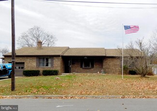 210 Orchard Ave, Delanco, NJ 08075