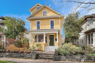 5719 16th Ave NE, Seattle, WA 98105