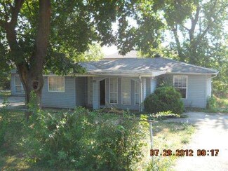 353 Eastern Ave, Aurora, IL 60505