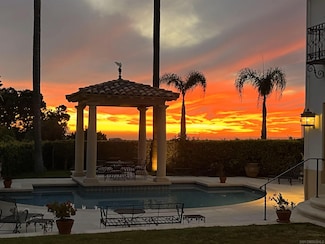 6692 La Jolla Scenic Dr S, La Jolla, CA 92037