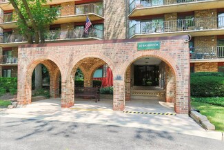 35 S Baybrook Dr Unit 104, Palatine, IL 60074