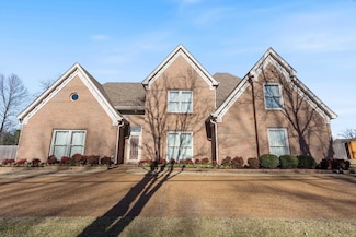 8756 Poplar Pike, Germantown, TN 38138