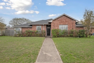 1106 Rosewood Ln, Lancaster, TX 75146