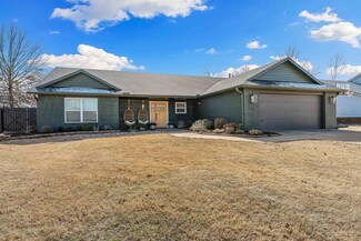 2706 Pleasant View Ln, Bentonville, AR 72712