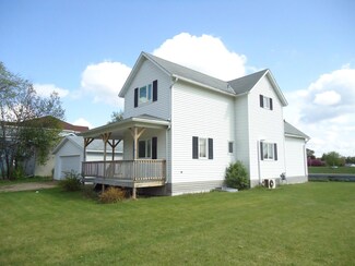 523 Woodland Ave, Crookston, MN 56716