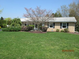 5013 Donna Dr, Coplay, PA 18037