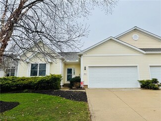 992 Edgewater Cir Unit 35, Kent, OH 44240