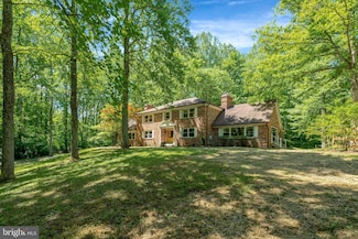 7807 Willowbrook Rd, Fairfax Station, VA 22039