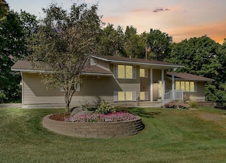 1320 11th Ave NE, Faribault, MN 55021