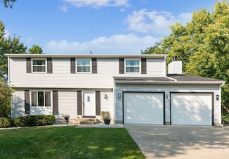 243 Heathrow Ct, Hamilton, OH 45013