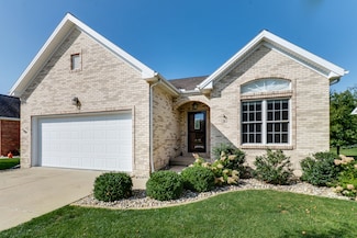3 Crista Ann Ct, Bloomington, IL 61704