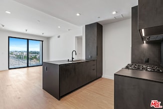 3688 Overland Ave Unit PH21, Los Angeles, CA 90034