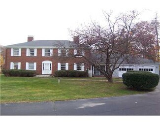 331 Foreside Rd, Falmouth, ME 04105