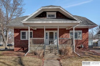 3242 N 52nd St, Lincoln, NE 68504