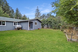 238 Major Dr, Glendale, OR 97442