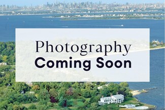 21 Deepdale Dr, Manhasset, NY 11030