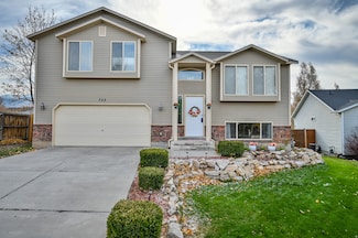 725 N Fox Run Dr E, Tooele, UT 84074