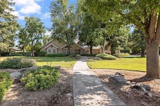 8741 E Los Altos Ave, Clovis, CA 93619