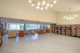 2320 S Cypress Bend Dr Unit 106, Pompano Beach, FL 33069