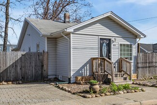 121 Central Ave, Union Beach, NJ 07735