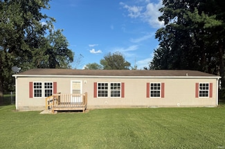 303 S Main St, Bicknell, IN 47512