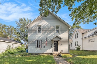 709 E Loomis St, Ludington, MI 49431