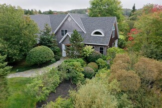 2 Park Cir, Cape Elizabeth, ME 04107