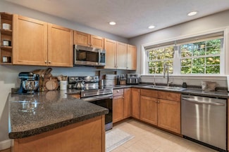 50 Winslow Rd Unit B, Gorham, ME 04038