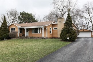 7011 Golfview Dr, Countryside, IL 60525