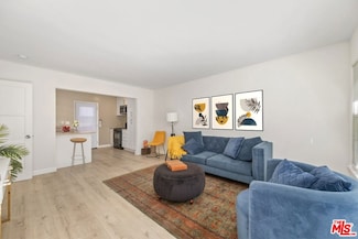 13455 Burbank Blvd, Los Angeles, CA 91401