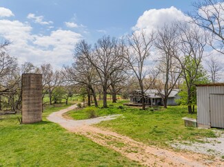 2722 County Road 347, Koshkonong, MO 65692